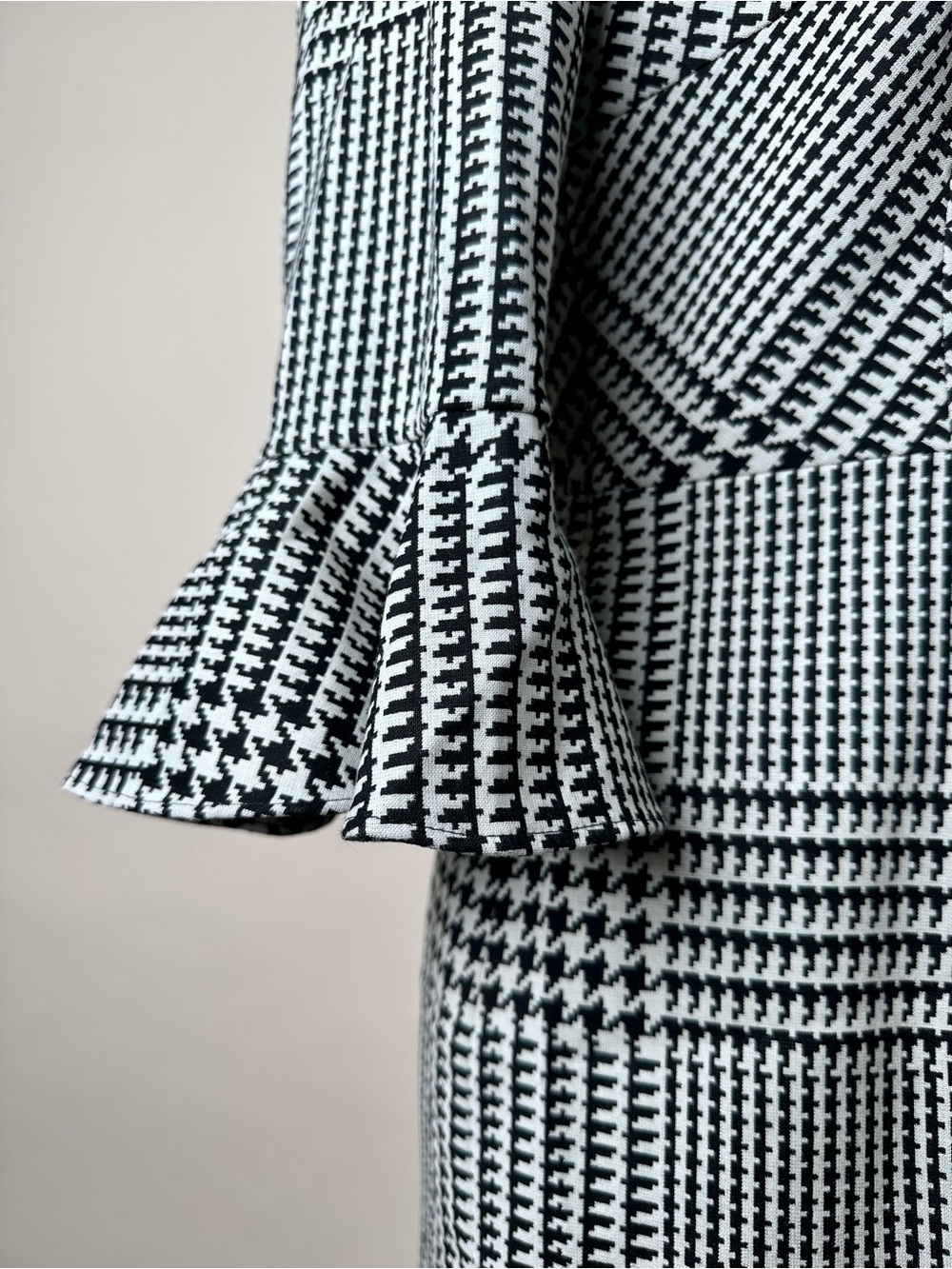 Escada V-Neck Bell-Sleeve Houndstooth Sheath Dress - Picture 8 of 11